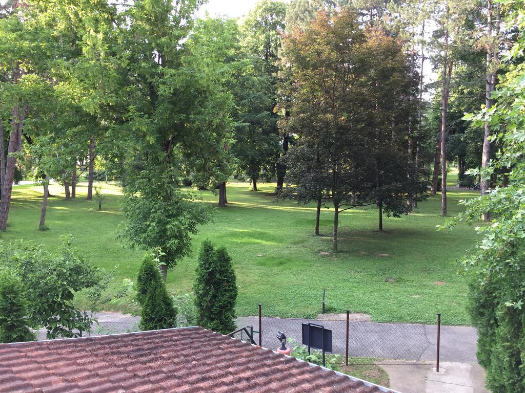 S' Centro - Park Apartments Kraljevo Ngoại thất bức ảnh