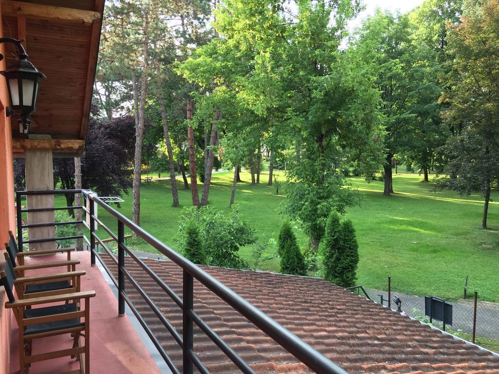 S' Centro - Park Apartments Kraljevo Ngoại thất bức ảnh